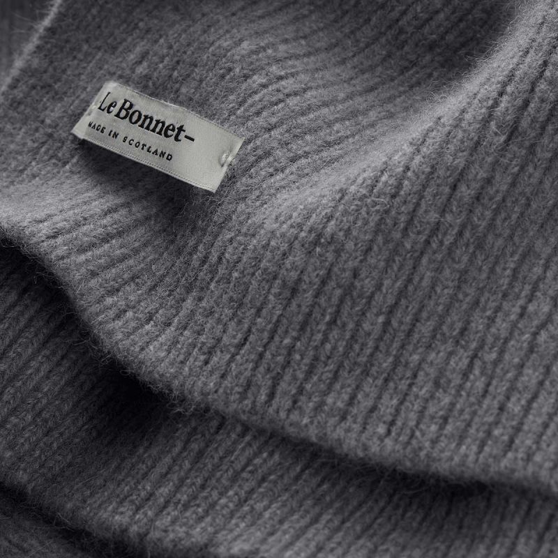 le-bonnet-scarf-smoke_resort-conceptstore