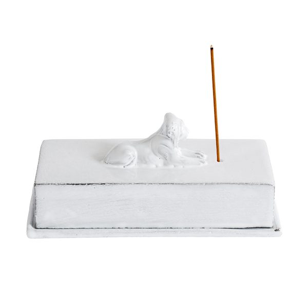 astier-de-villatte_raeucherstaebchen-halter-lion-box_2_resort-conceptstore